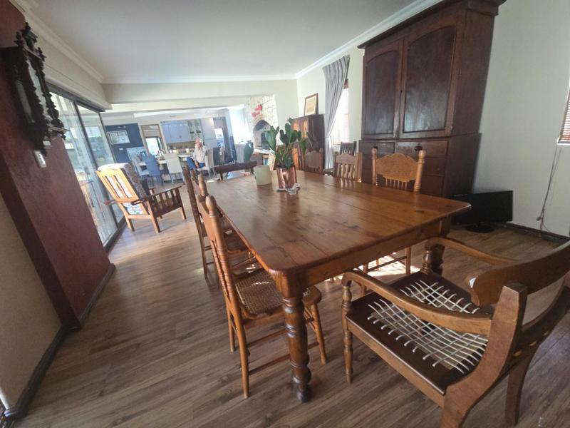 To Let 5 Bedroom Property for Rent in Lochnerhof Western Cape